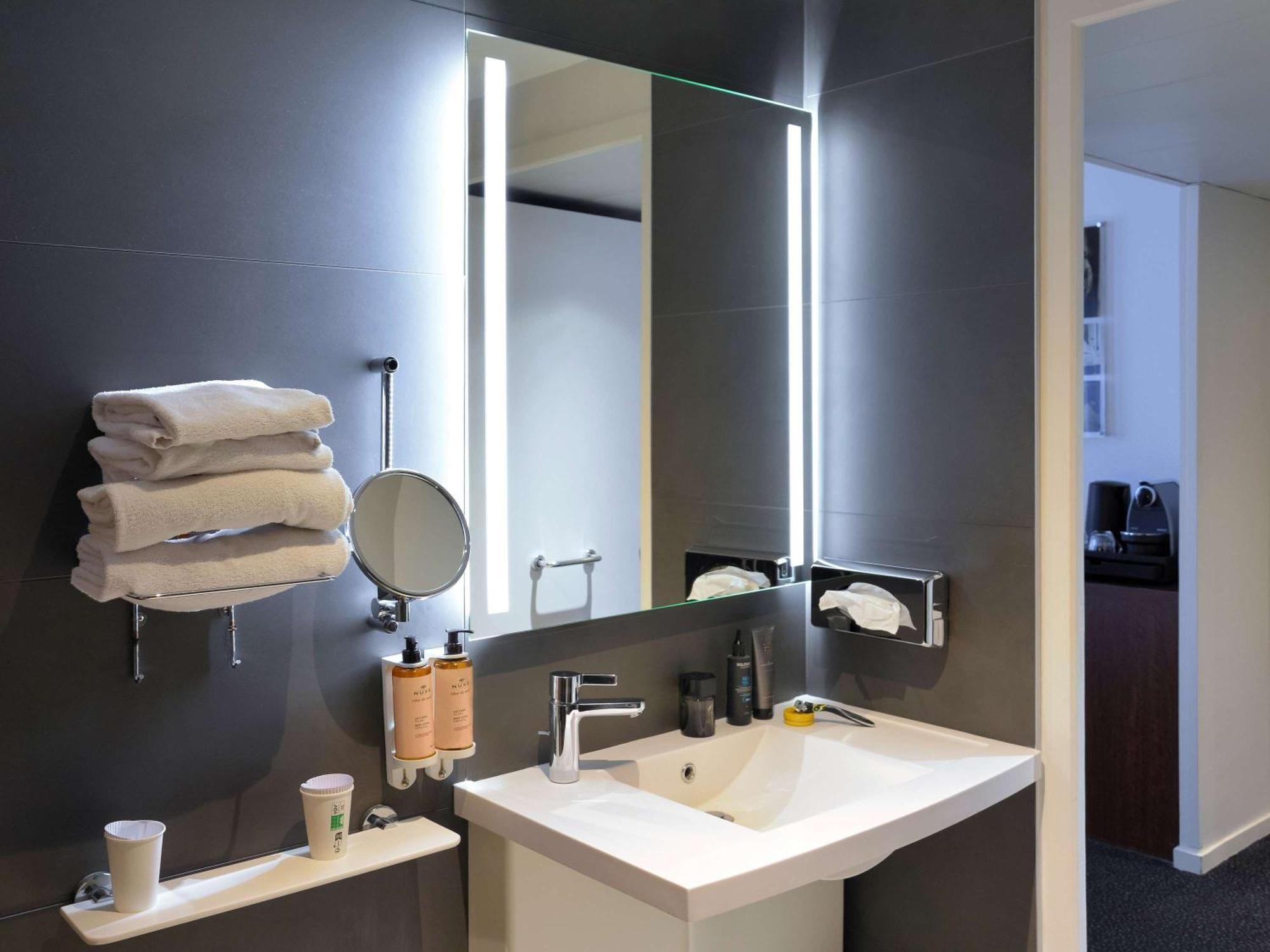 Hotel Mercure Lyon Centre Lumiere Екстер'єр фото